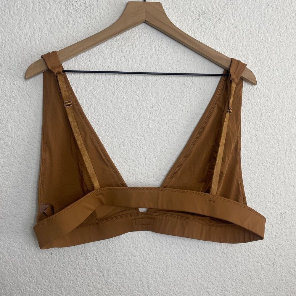 SKIMS Swim Plunge Bikini Top | Almond | Size 4X | New Without Tag - Picture 6 of 9